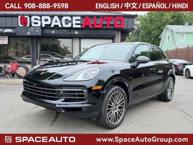2023 Porsche Cayenne  AWD photo