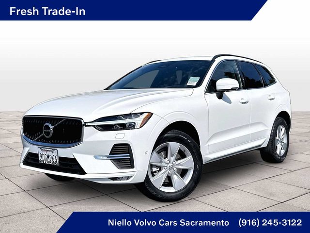 2022 Volvo XC60 Momentum AWD photo