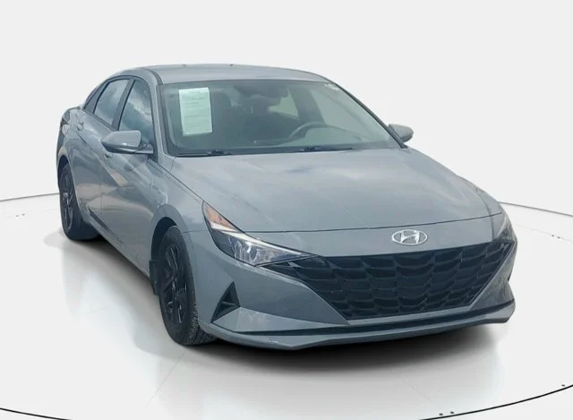 2023 Hyundai Elantra SEL FWD photo