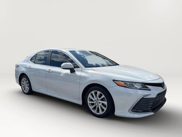 2023 Toyota Camry LE FWD photo