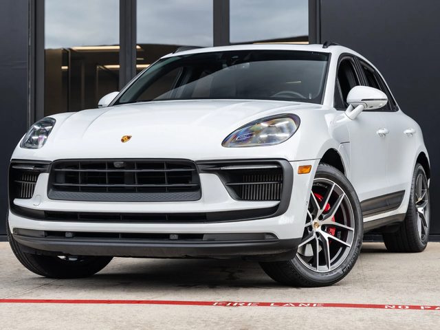 2022 Porsche Macan S AWD photo