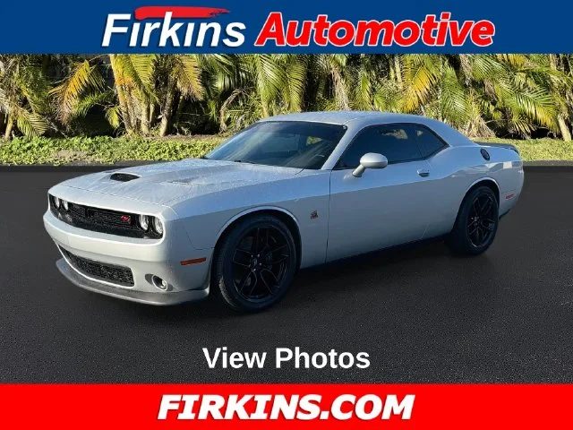 2022 Dodge Challenger R/T Scat Pack RWD photo