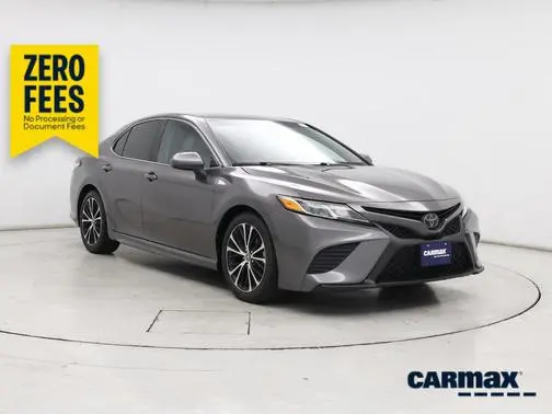 2020 Toyota Camry SE FWD photo