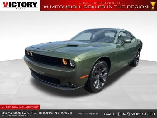 2022 Dodge Challenger SXT RWD photo