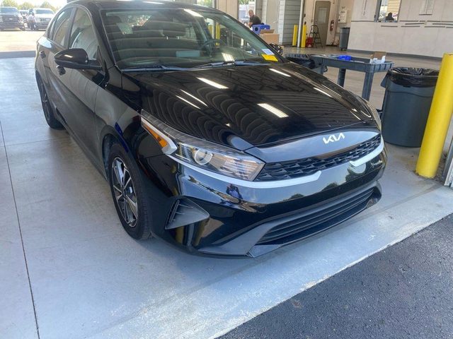 2023 Kia Forte LXS FWD photo