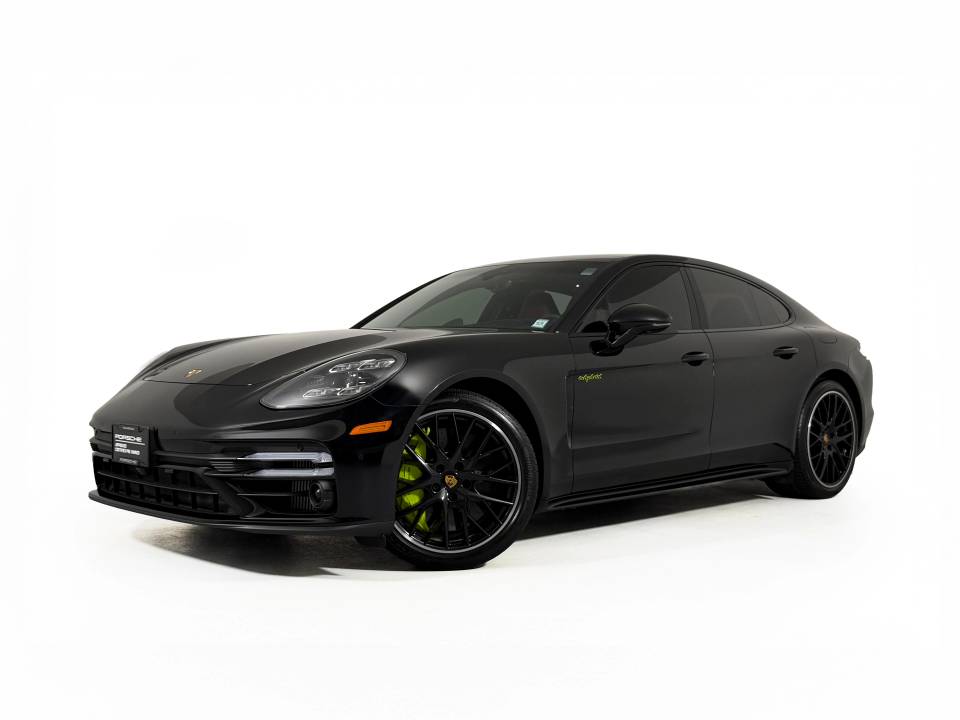 2023 Porsche Panamera Turbo S E-Hybrid AWD photo