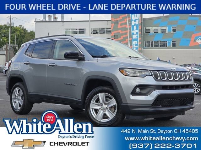 2022 Jeep Compass Latitude 4WD photo