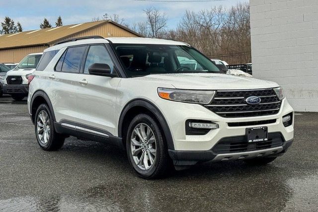 2022 Ford Explorer XLT 4WD photo