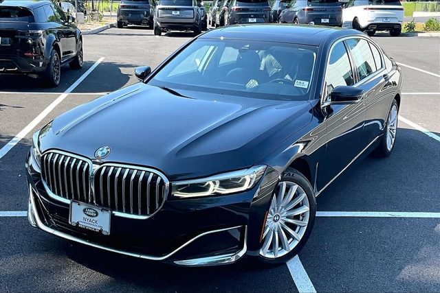 2022 BMW 7 Series 740i RWD photo