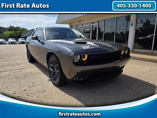 2022 Dodge Challenger SXT RWD photo