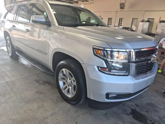 2020 Chevrolet Suburban LT 4WD photo