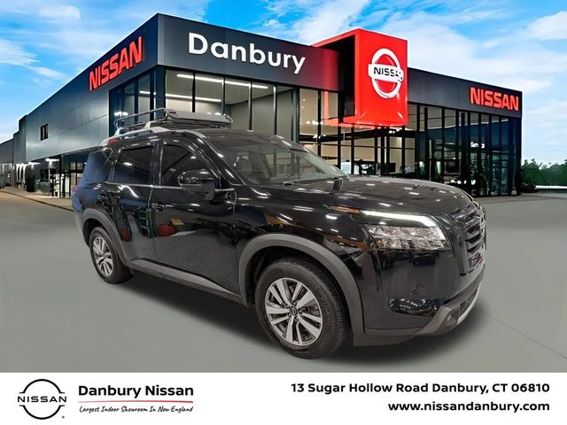 2023 Nissan Pathfinder SL FWD photo