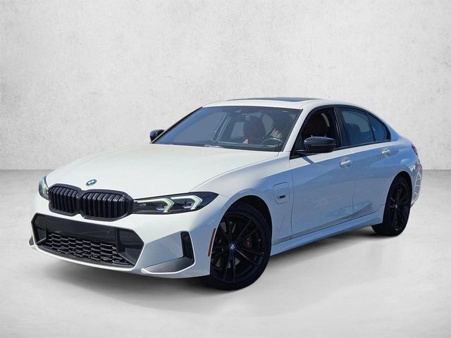 2023 BMW 3 Series 330e RWD photo