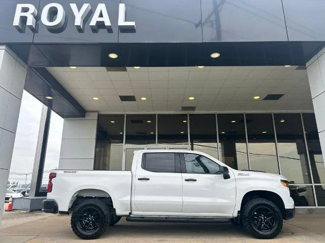 2022 Chevrolet Silverado 1500 Custom Trail Boss 4WD photo