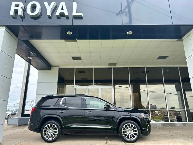 2023 GMC Acadia Denali FWD photo