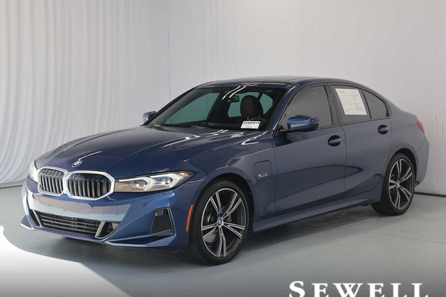 2023 BMW 3 Series 330e xDrive AWD photo