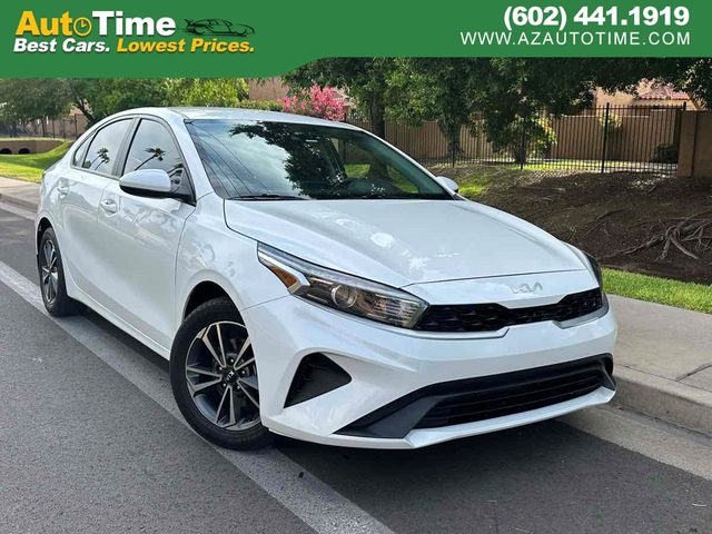2023 Kia Forte LXS FWD photo