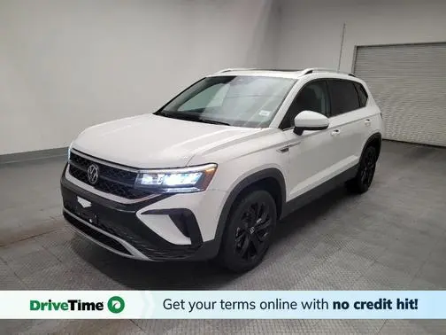 2023 Volkswagen Taos SE FWD photo
