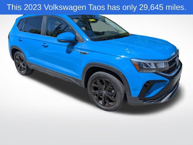 2023 Volkswagen Taos SE AWD photo