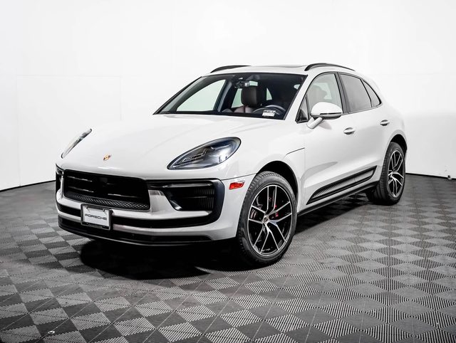 2023 Porsche Macan S AWD photo
