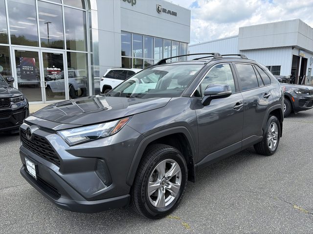 2022 Toyota RAV4 XLE AWD photo