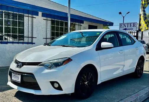 2016 Toyota Corolla LE Plus FWD photo