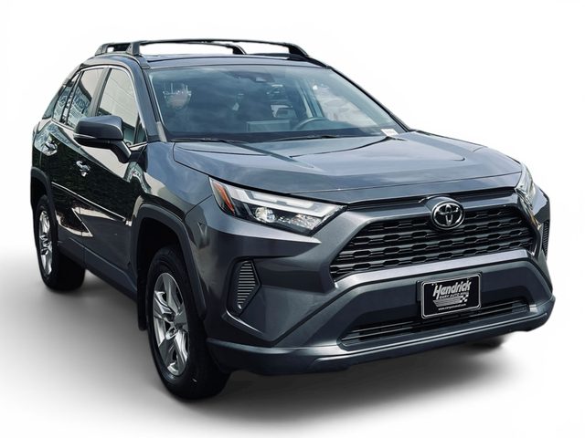 2022 Toyota RAV4 XLE AWD photo