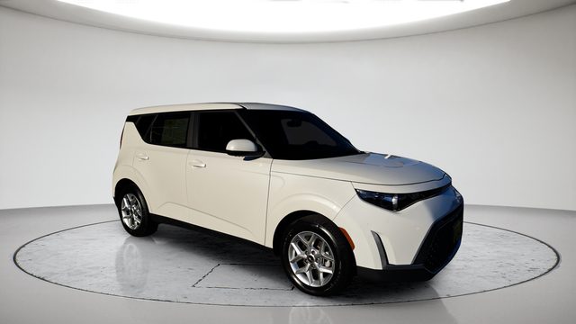 2023 Kia Soul LX FWD photo