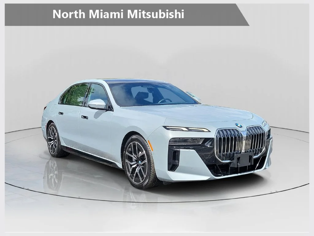 2023 BMW 7 Series 760i xDrive AWD photo