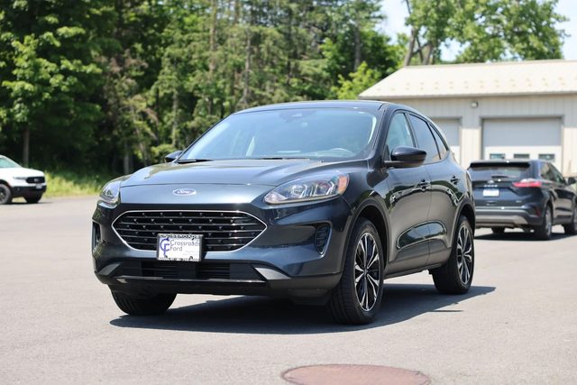 2022 Ford Escape SE AWD photo