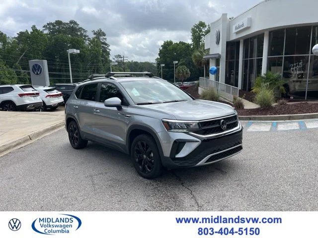 2023 Volkswagen Taos SE AWD photo