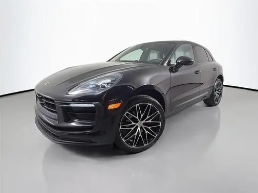2023 Porsche Macan AWD photo
