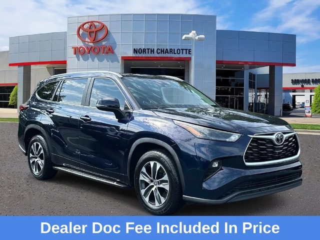 2023 Toyota Highlander XLE FWD photo