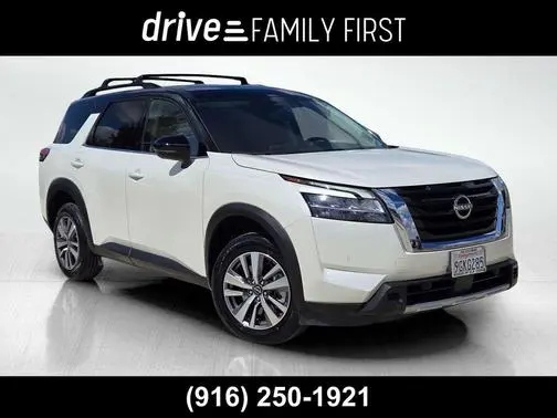 2023 Nissan Pathfinder SL FWD photo