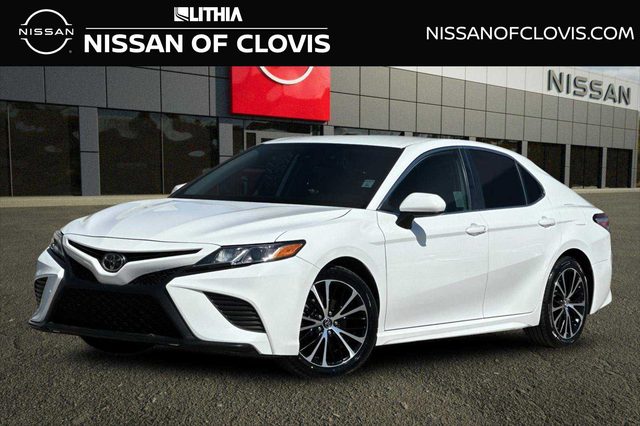 2020 Toyota Camry SE FWD photo