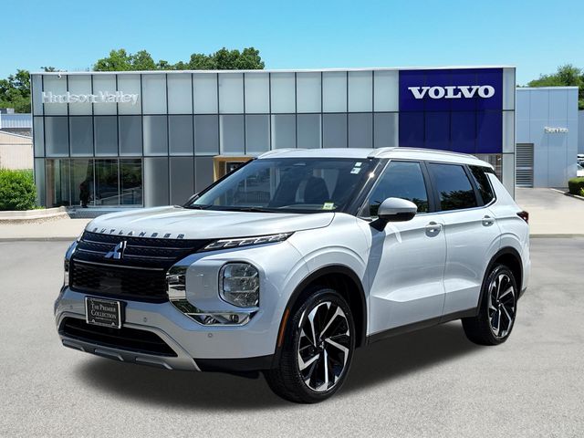 2023 Mitsubishi Outlander SE Special Edition AWD photo