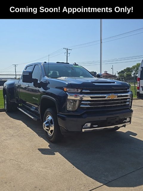 2023 Chevrolet Silverado 3500HD High Country 4WD photo