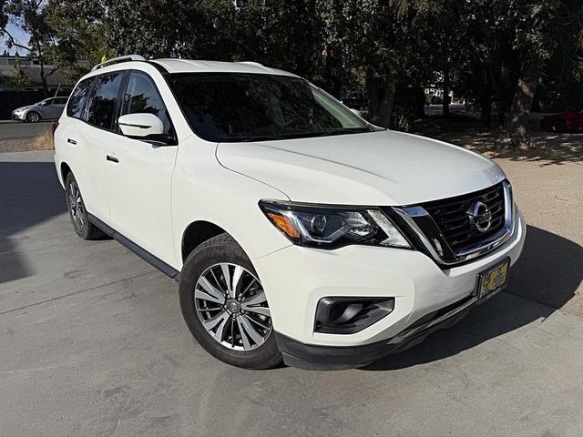 2020 Nissan Pathfinder S FWD photo