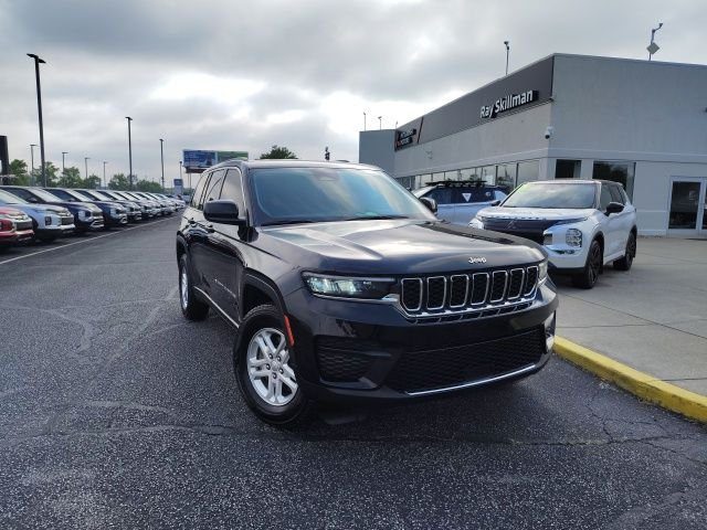 2023 Jeep Grand Cherokee Laredo RWD photo