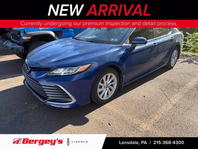 2023 Toyota Camry LE FWD photo