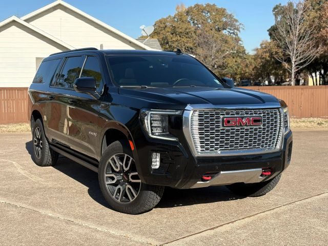 2023 GMC Yukon XL AT4 4WD photo