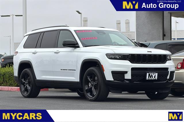 2023 Jeep Grand Cherokee L Altitude 4WD photo