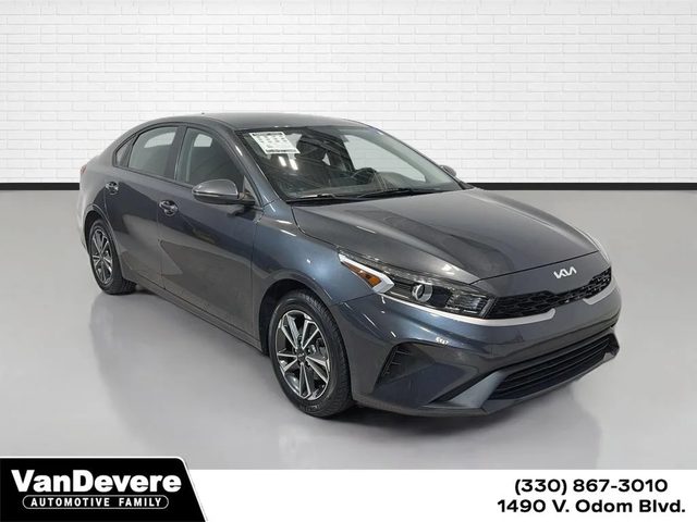 2023 Kia Forte LXS FWD photo