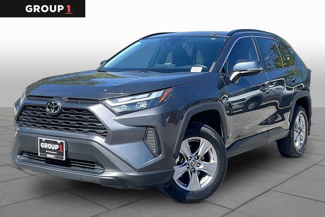 2023 Toyota RAV4 XLE FWD photo