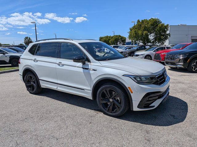 2023 Volkswagen Tiguan SE R-Line Black FWD photo