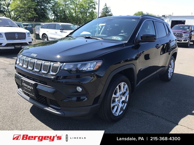 2022 Jeep Compass Latitude Lux 4WD photo