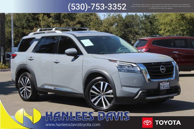 2023 Nissan Pathfinder Platinum 4WD photo