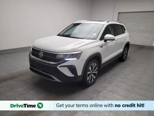 2023 Volkswagen Taos SE AWD photo