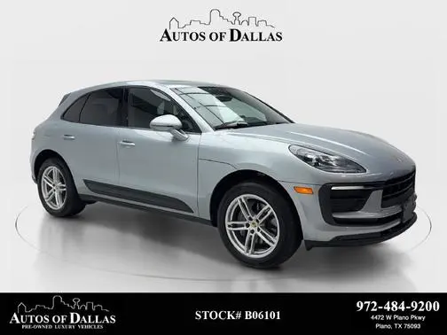 2022 Porsche Macan AWD photo