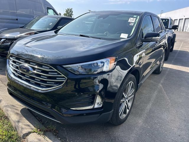 2022 Ford Edge Titanium AWD photo